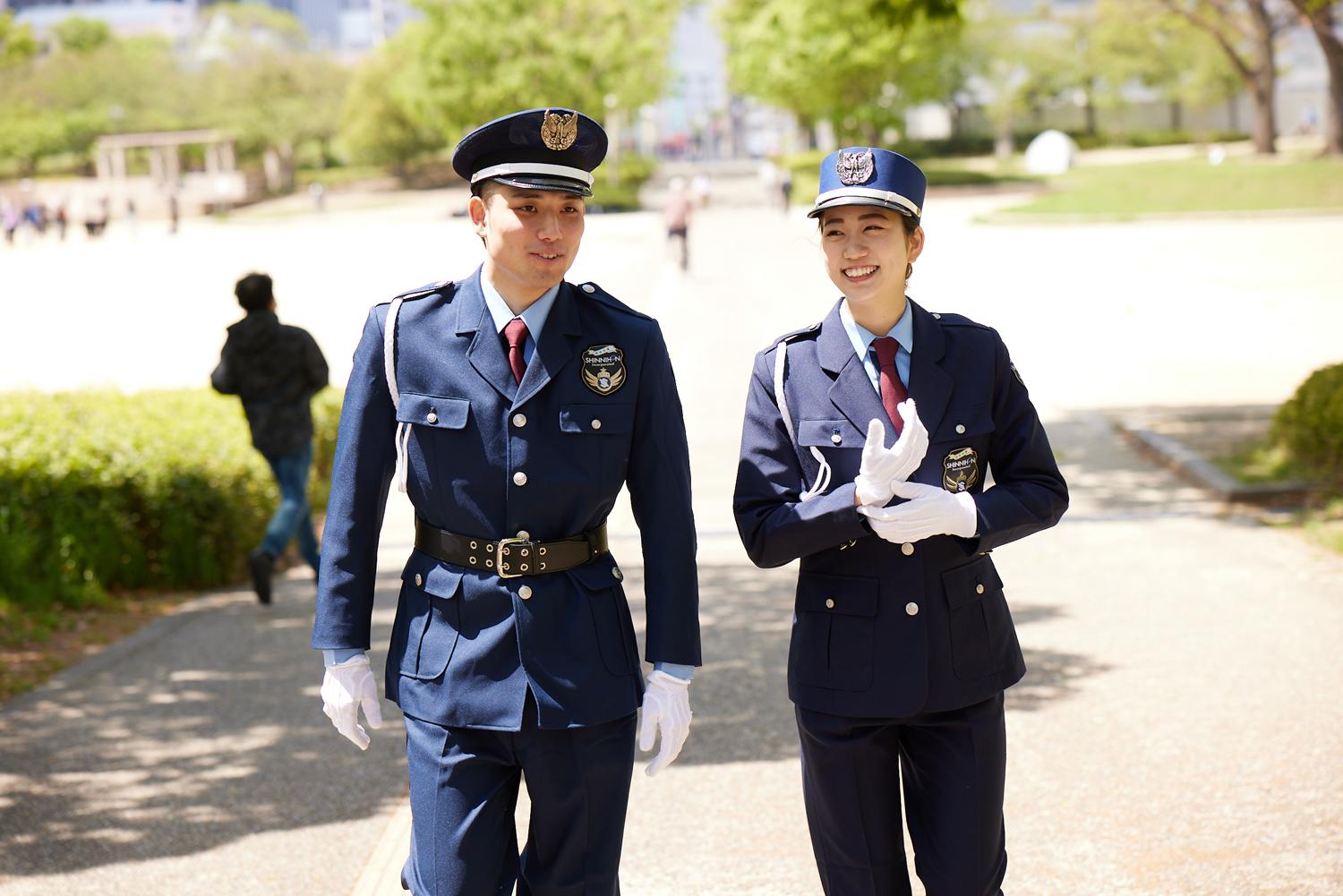イオン駐車場内の車両誘導と歩行者の誘導警備